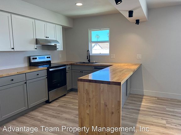 5th image of 4739 Point Loma Ave #B