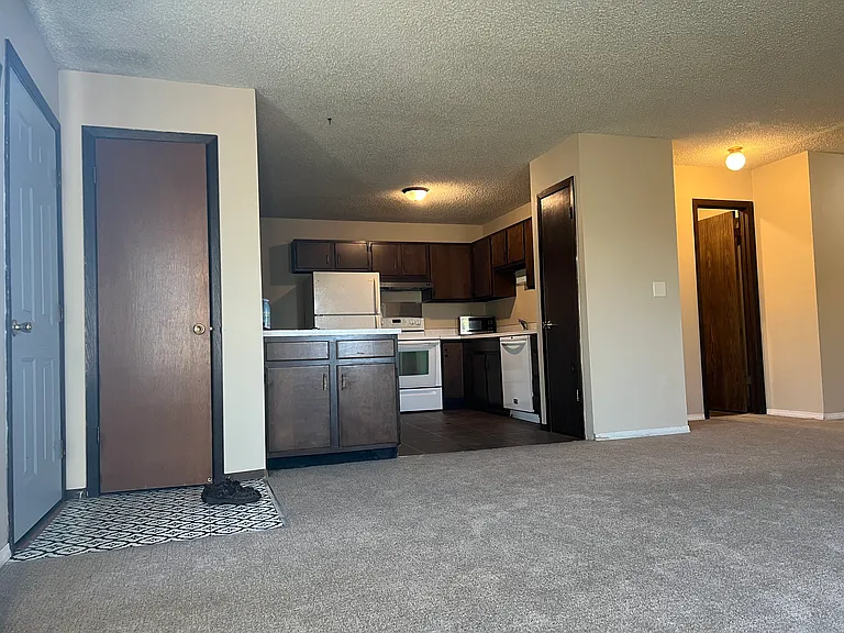 3920 Sweetbriar Ln — Photo 3
