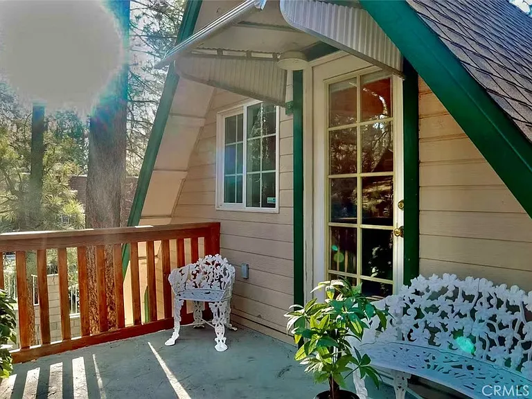336 W Sherwood Blvd — Photo 10