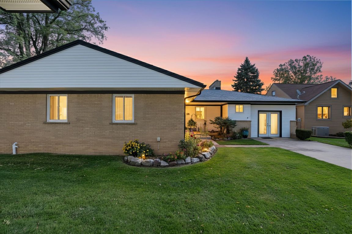 01-46940-Denton-Rd-Belleville-MI-48111-44-DTN