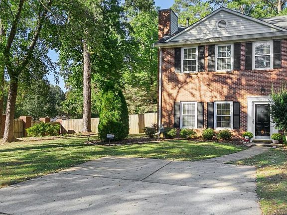 2nd image of 2996 Lexington Trace Dr SE