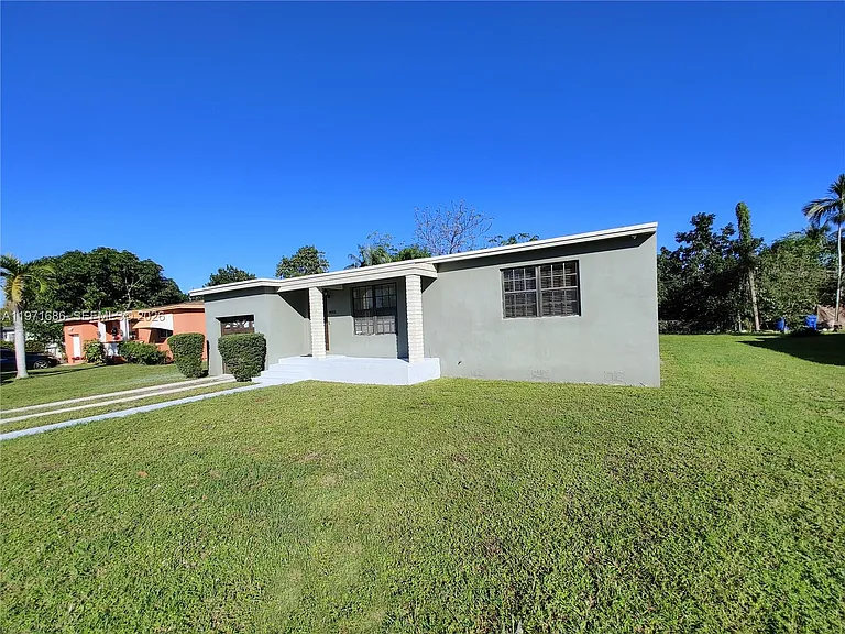 14901 NW 9th Ct — Photo 3