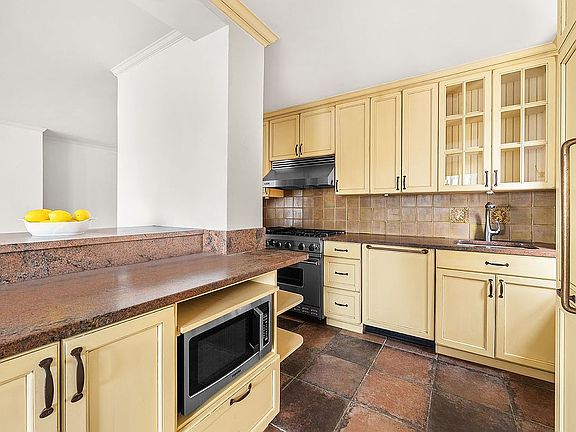5th image of 530 E 72nd St APT 14A