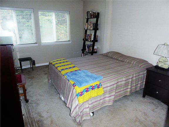 3rd image of 440 Saint Helens Ave Unit 309