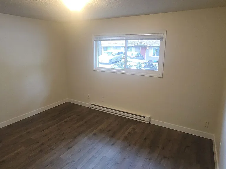 17316 E Burnside St — Photo 6