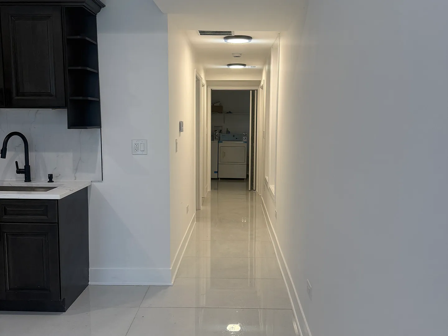 2 bed, 990 sqft, $2,300 — Photo 3