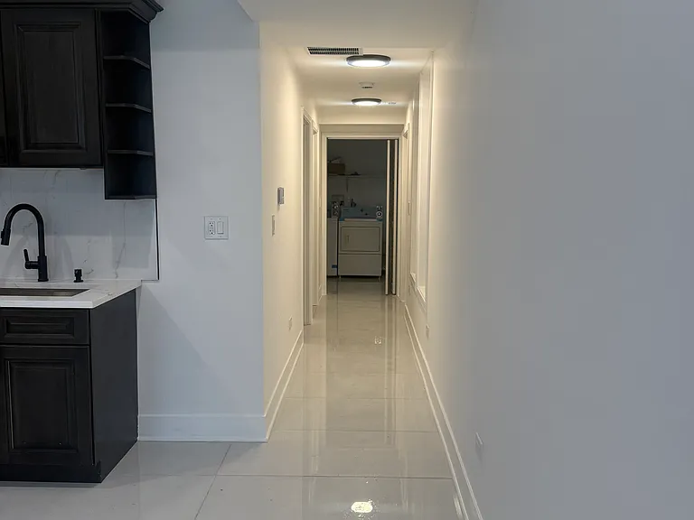 2702 S Union Ave #2 — Photo 3