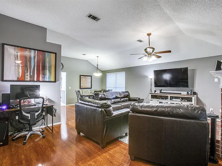 1309 Aspen Ln — Photo 6