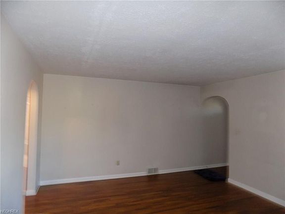 3rd image of 967 King Ave