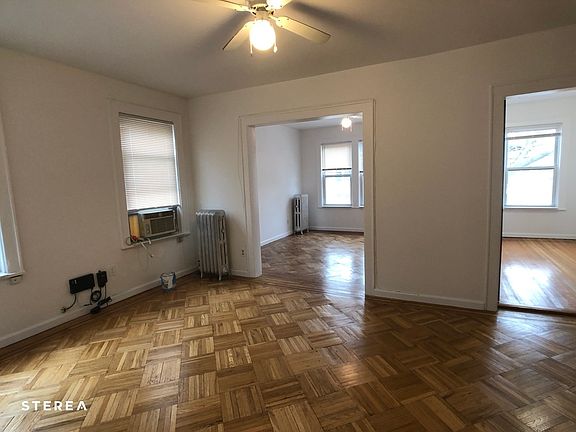 4th image of 22-26 Crescent St #1