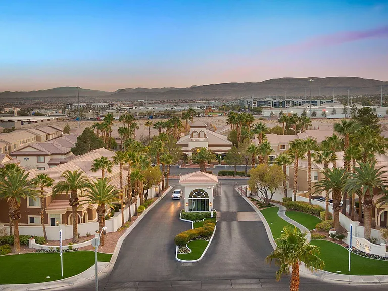 Resort at The Lakes — Photo 99