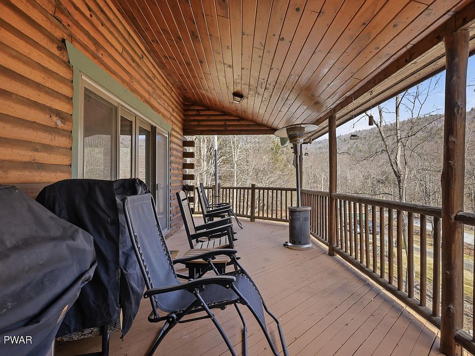 11th image of 992 Winterdale Rd
