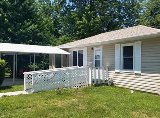 305 Sunset Dr, Fulton, MO 65251