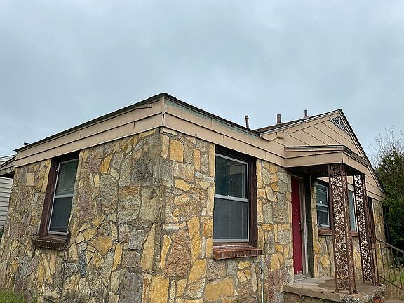 2nd image of 2110 NW Arlington Ave