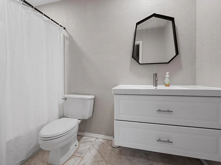 2312 Perkins Rd — Photo 23