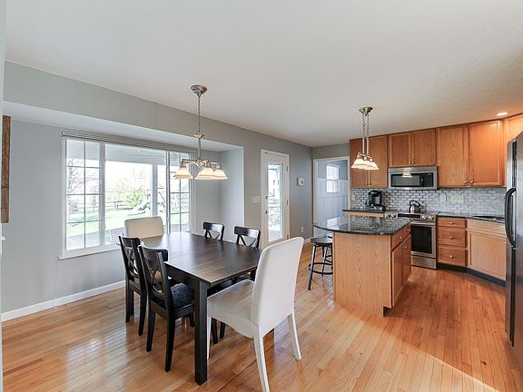 5th image of 11179 Trumpeter Ct