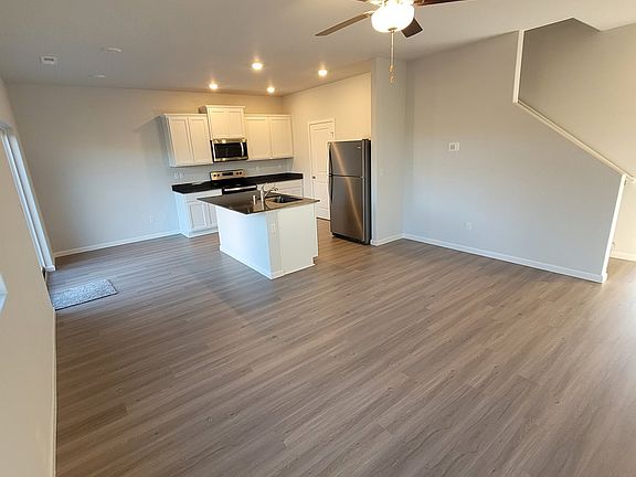 3rd image of 3435 NE 120th Cir