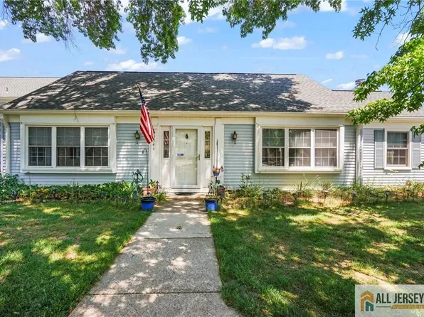 394 Newport Way, Monroe Township, NJ 08831