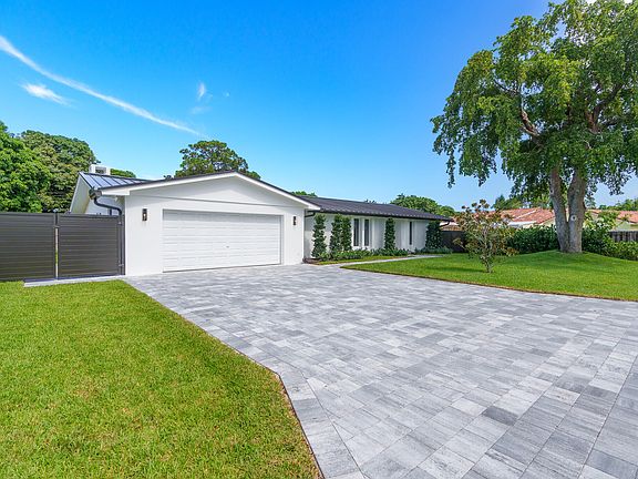 3rd image of 3030 Fernwood Drive