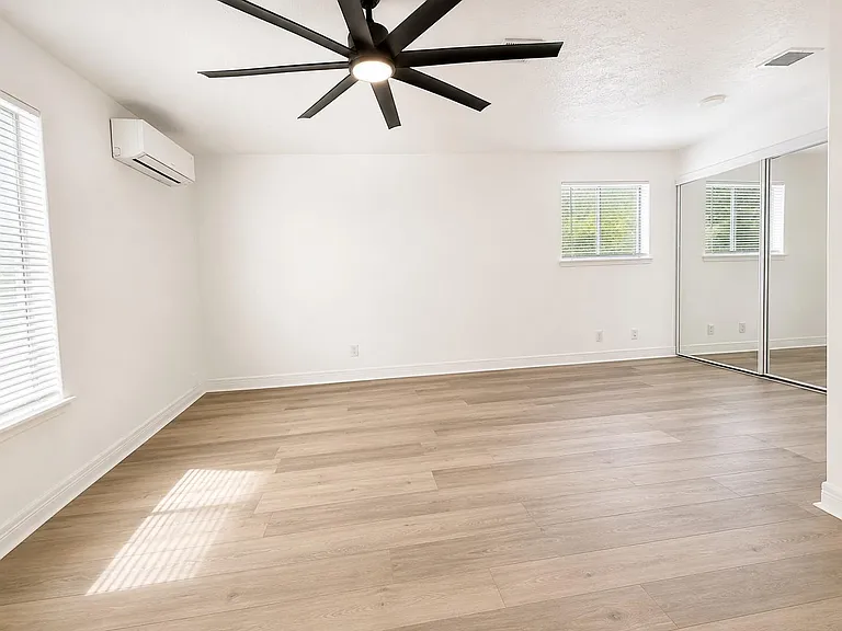 3 Kino Ct — Photo 11