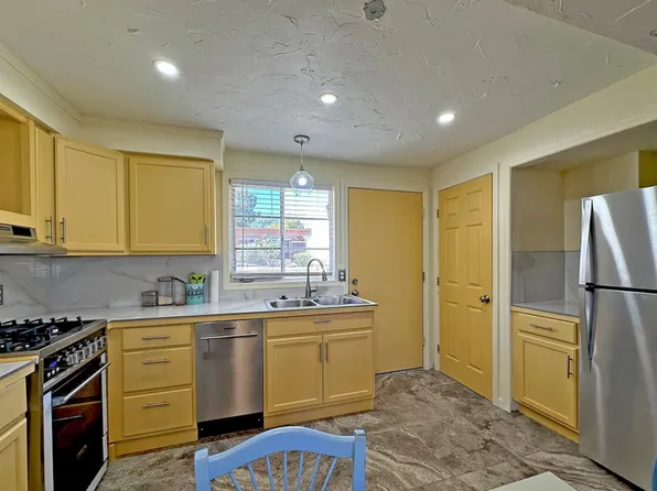 230 S Paseo Sarta APT B, Green Valley, AZ 85614