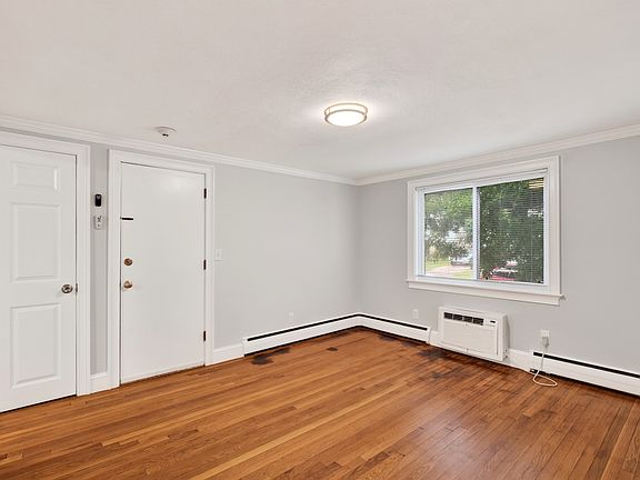 4th image of 2 Charles St APT 3