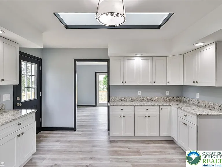 4410 Circle Dr — Photo 47