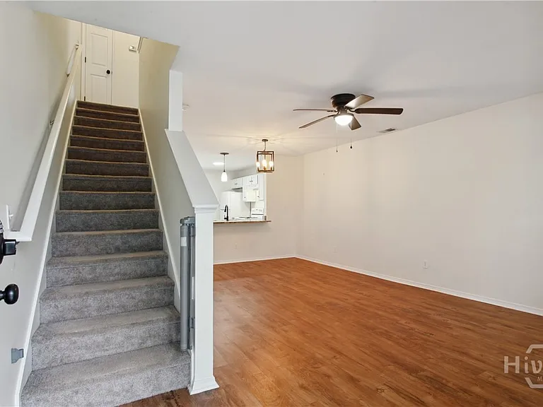 84 Fairgreen St — Photo 3
