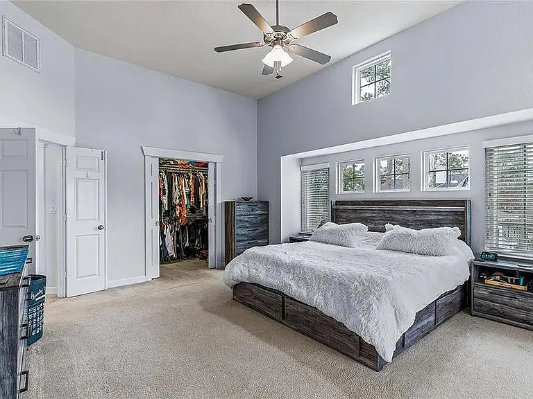 1702 Garwood Ln — Photo 8