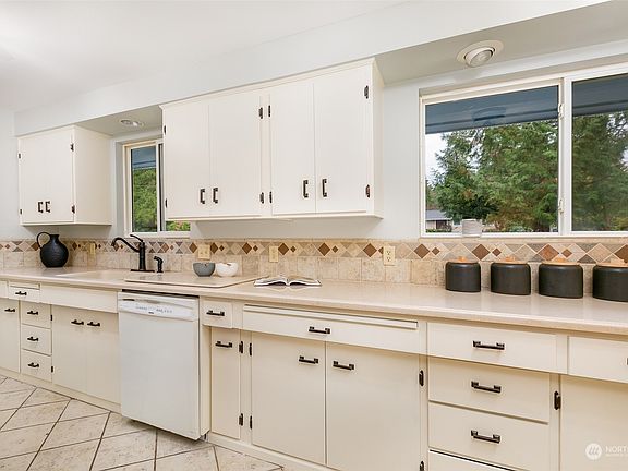5th image of 23302 34th Avenue W
