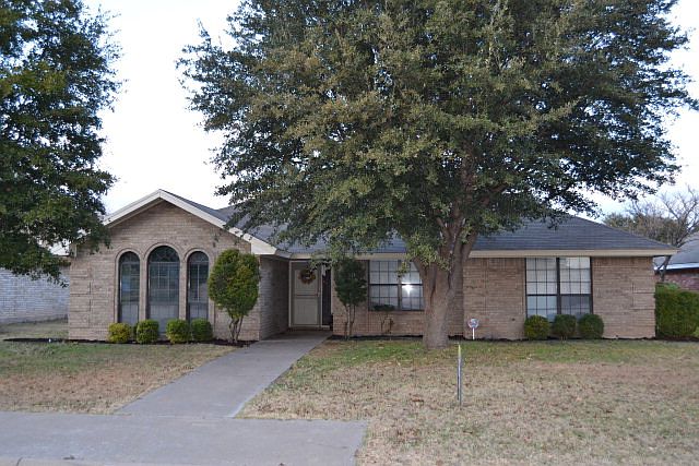 1st image of 3230 Forest Hill Dr
