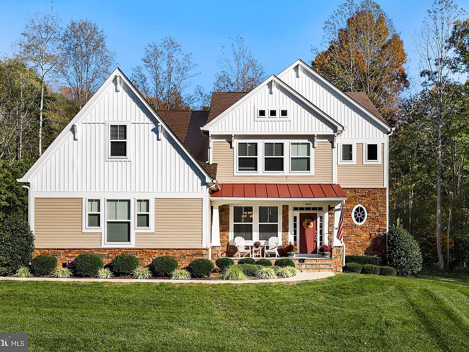 1st image of 221 Donovan Ln
