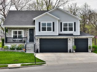 3205 NW 50th Ter, Riverside, MO 64150