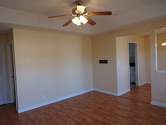 3rd image of 566 Lorie Ln