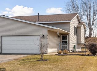 318 Appleblossom Ln, Shakopee, MN 55379