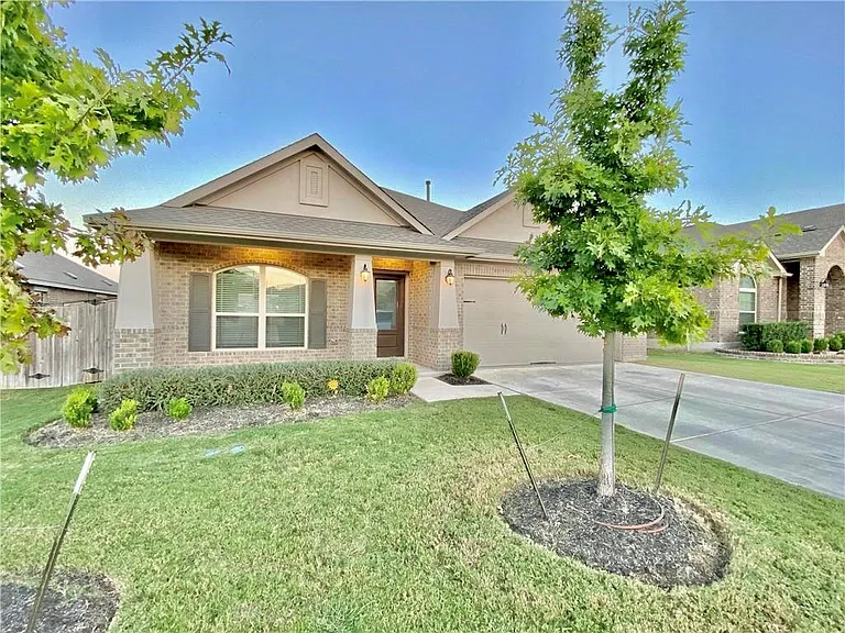 1225 Homer Ln — Photo 2