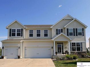 15820 Rosewater Pkwy, Bennington, NE 68007