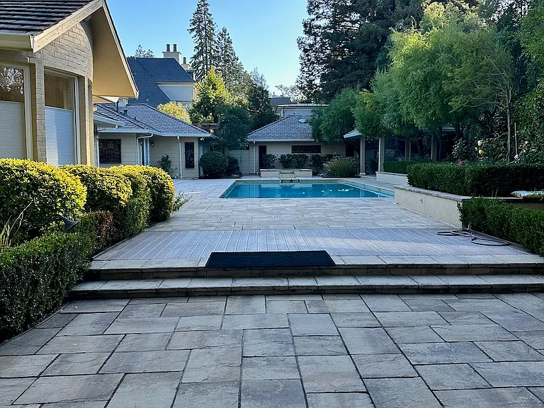 2040 Forest View Ave — Photo 20