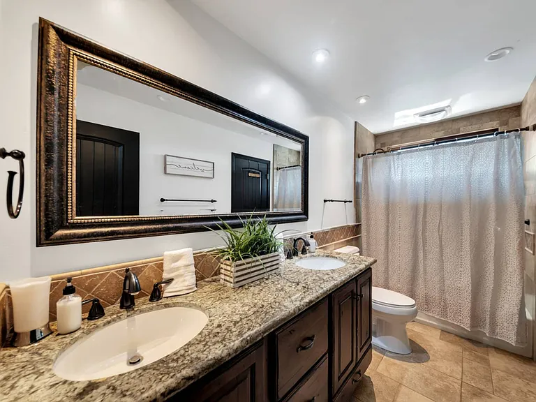 8631 E Berridge Ln — Photo 23