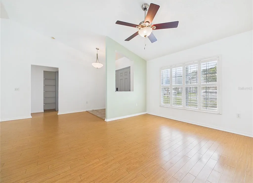 3 bed, 2.0 bath, 1559 sqft, $2,500 — Photo 3