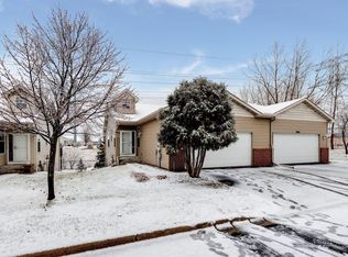 2061 Woodlynn Ave, Saint Paul, MN 55109