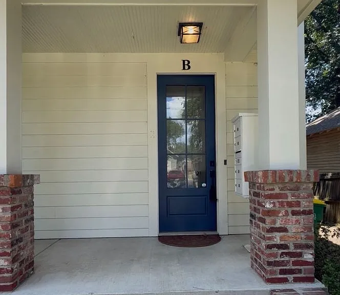 306 W 6th St — Photo 19