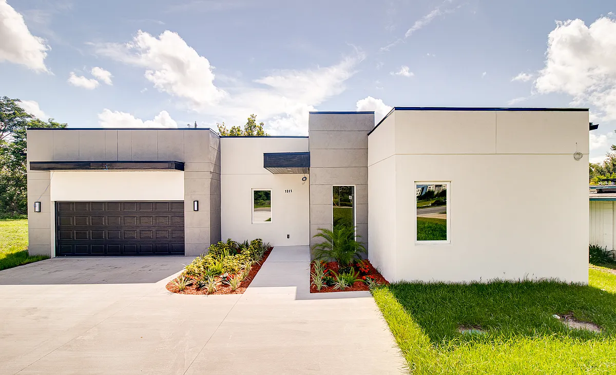 Building Photo - 1811 Lake Pickett Rd