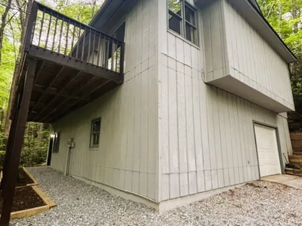 1752 Black Oak Drive, Sapphire, NC 28774