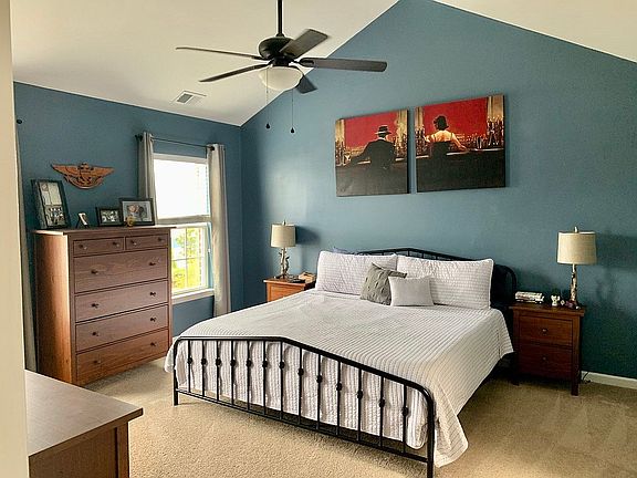 4th image of 4104 Beckenham Blvd