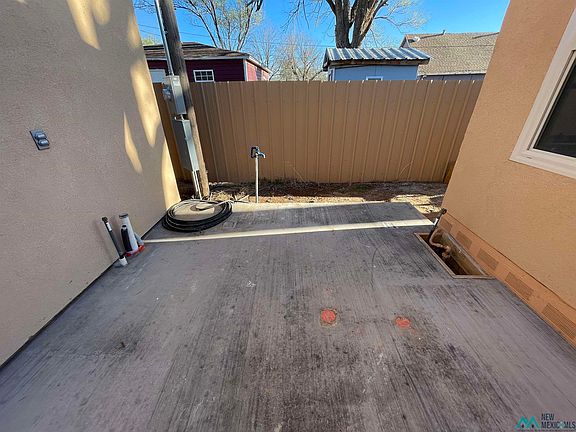4th image of 315 W 14th St