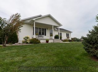 1837 9th St, Aurora, NE 68818