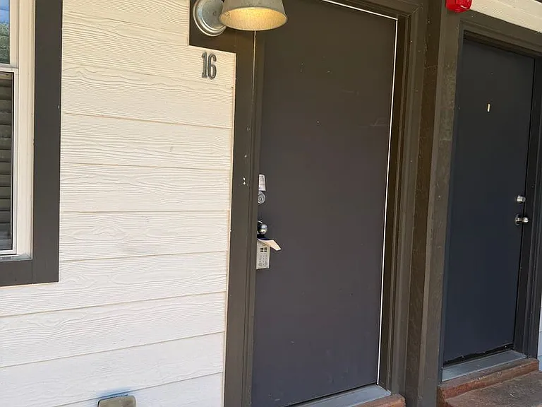 The Ridgewood Apartments in Woodbine - Remodeled Units - Gated Access - Convenient - Ample Parkin... — Photo 31
