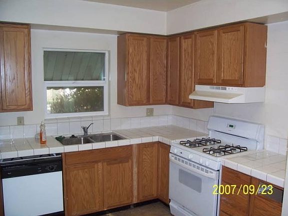 4th image of 3300 12th Ave