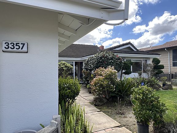 2nd image of 3357 Bridle Dr